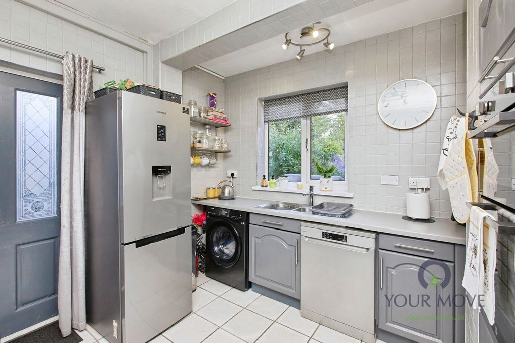 Additional image 9 of 4 bed semi-detached house for saleScalpcliffe Road, Burton-On-Trent, Staffordshire DE15