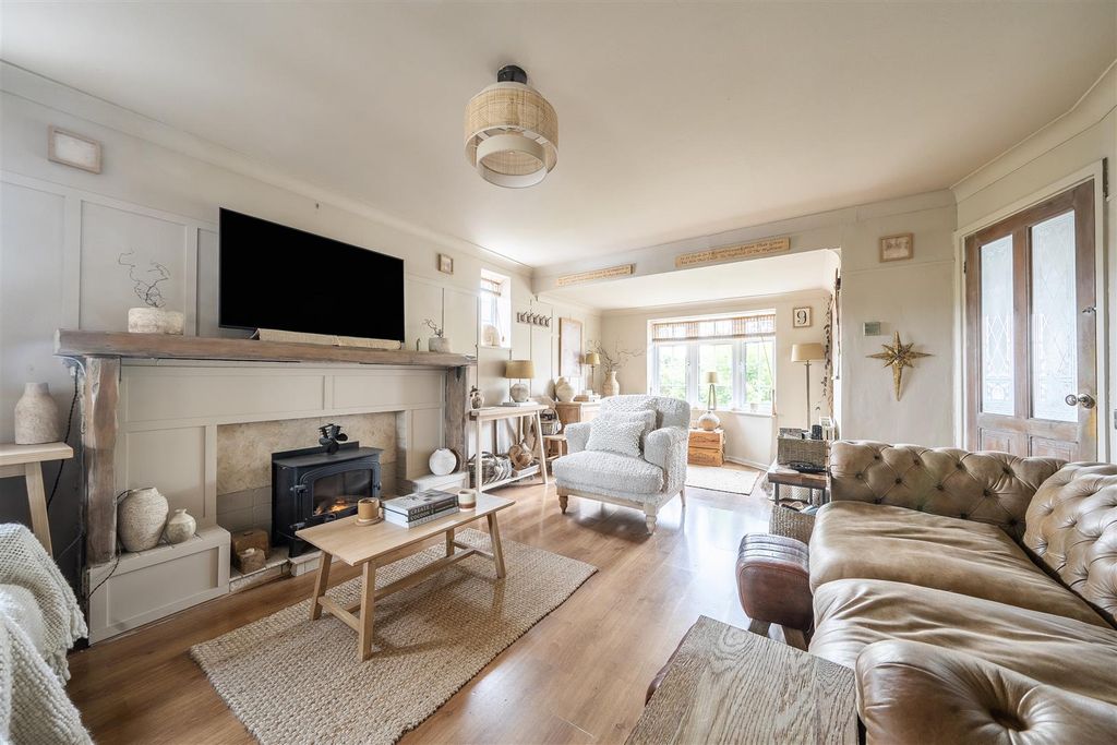 Additional image 2 of 5 bed detached house for saleBramble Drive, Chippenham SN15