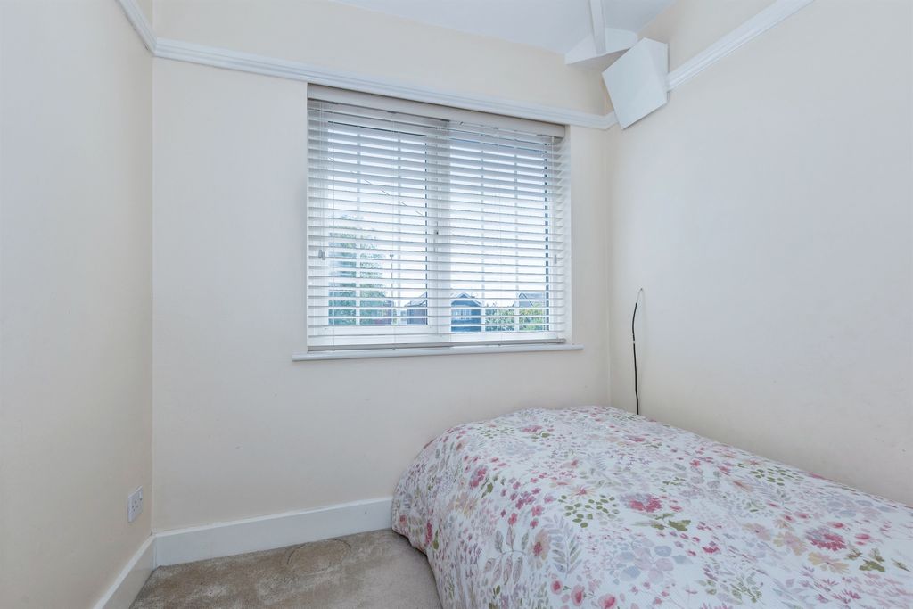 Additional image 10 of 4 bed semi-detached house for saleScraptoft Lane, Leicester LE5