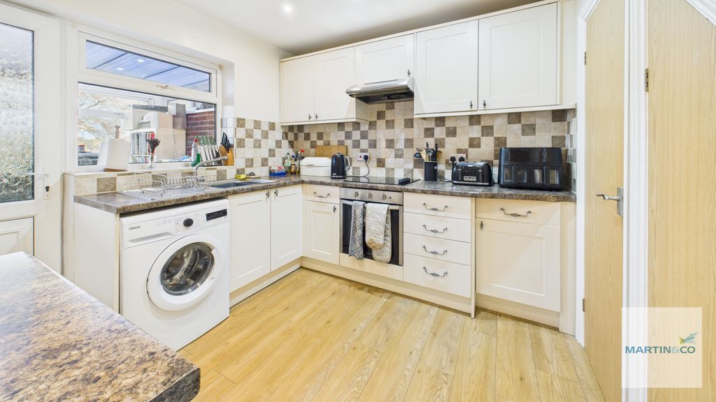 Additional image 6 of 3 bed semi-detached house for saleOrchard Close, Dosthill, Tamworth, Staffordshire B77