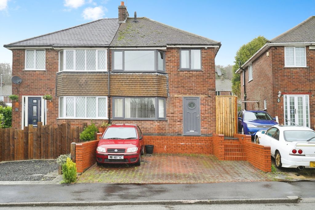 3 bed semi-detached house for saleSt. Bernards Road, Whitwick, Leicestershire LE67