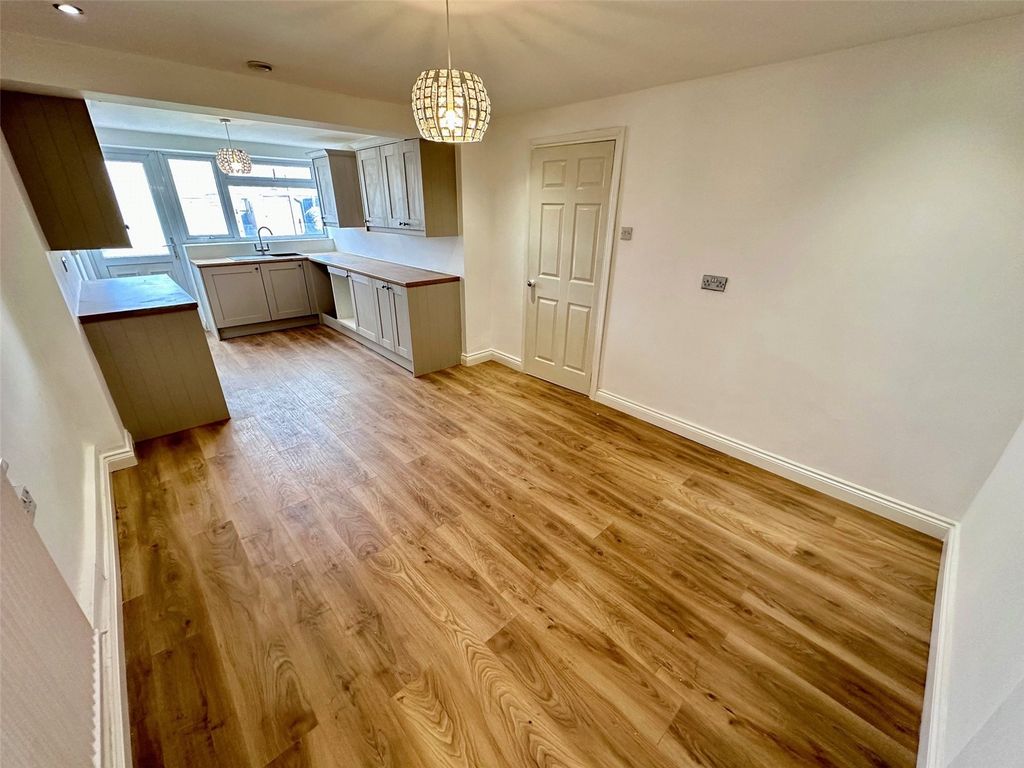 Additional image 7 of 3 bed semi-detached house for saleOxley Close, Shepshed, Loughborough, Leicestershire LE12