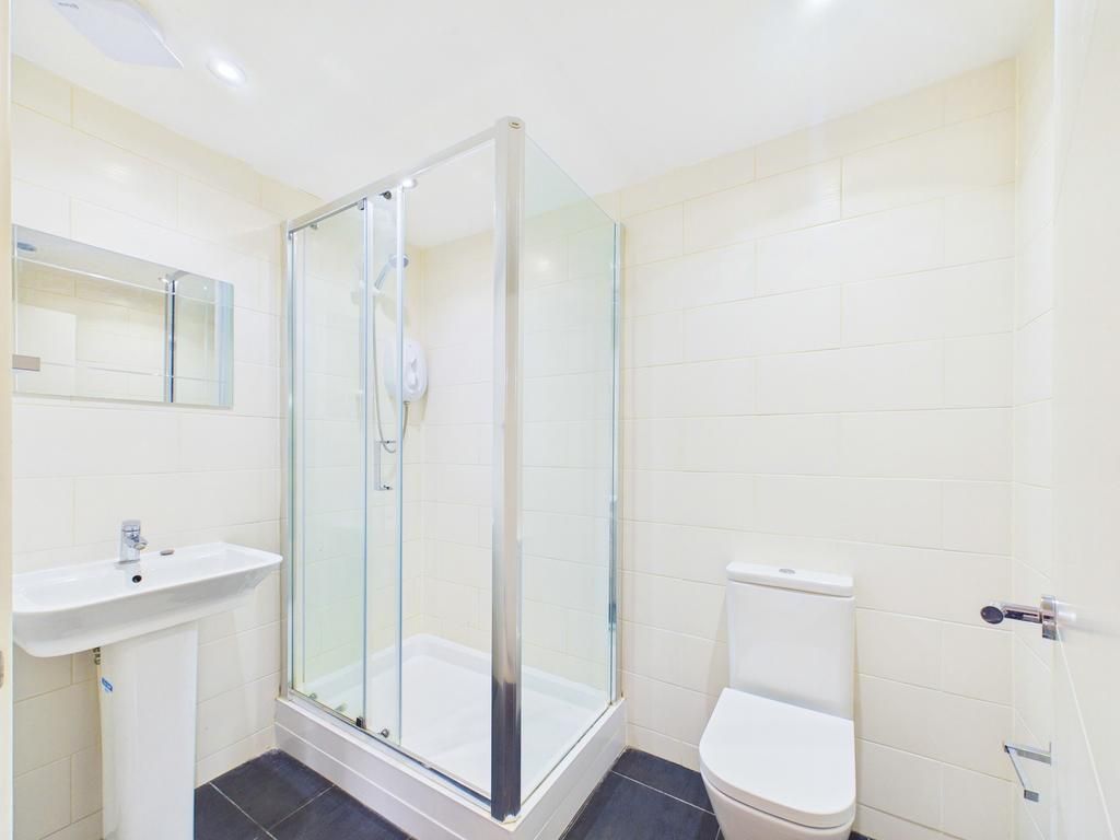 Additional image 25 of 5 bed town house for saleSangha Close, Leicester LE3
