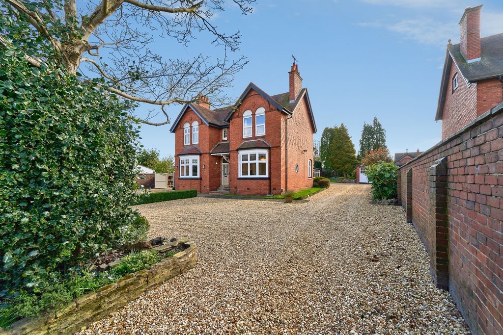 Additional image 33 of 3 bed semi-detached house for saleStation Street, Walsall, Staffordshire WS6