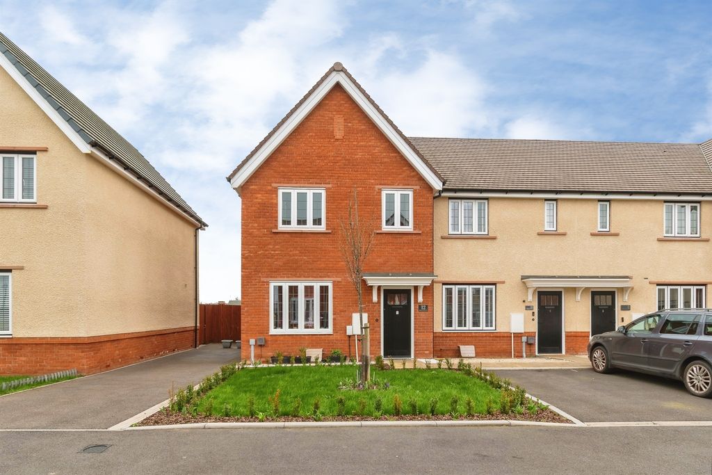 3 bed end terrace house for saleOregano Close, Melksham SN12