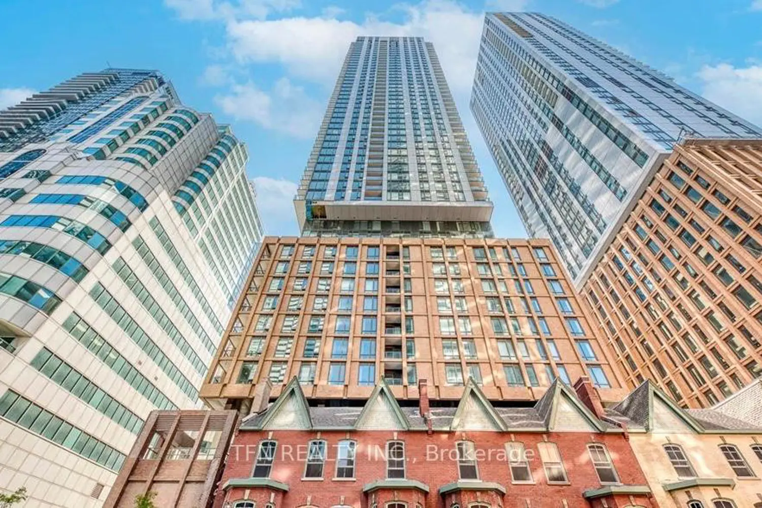 8 Widmer Street 2005