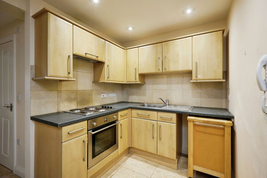 Additional image 3 of 1 bed flat for saleEndless Street, Salisbury SP1