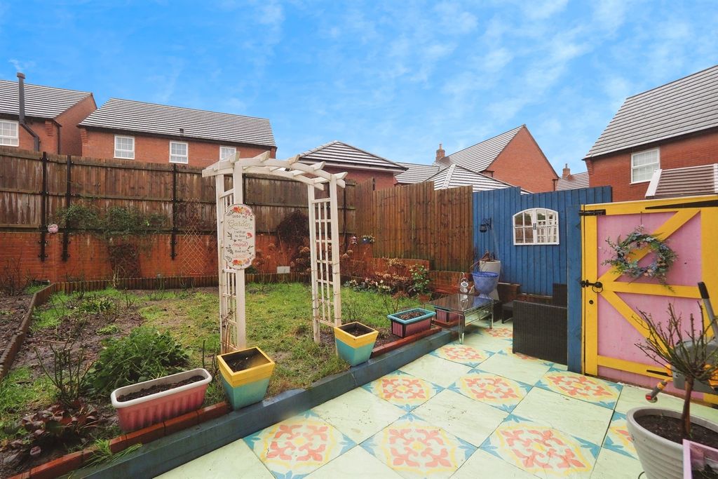 Additional image 20 of 3 bed semi-detached house for saleBrookes Crescent, Hugglescote, Coalville LE67