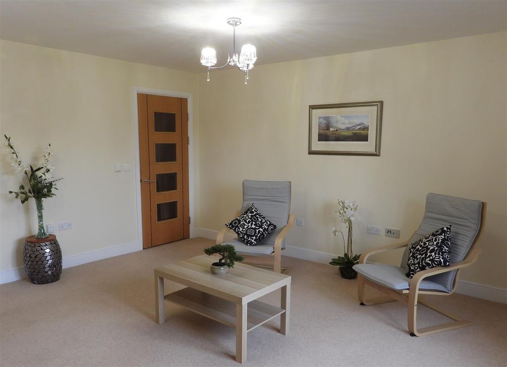 Additional image 3 of 2 bed flat for saleAlgar Court, Penn Road, Wolverhampton WV4