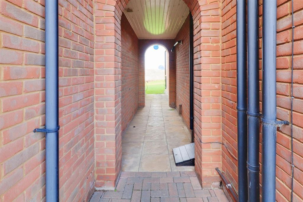 Additional image 51 of 3 bed flat for saleBrackenwood Mews, Weston, Crewe CW2