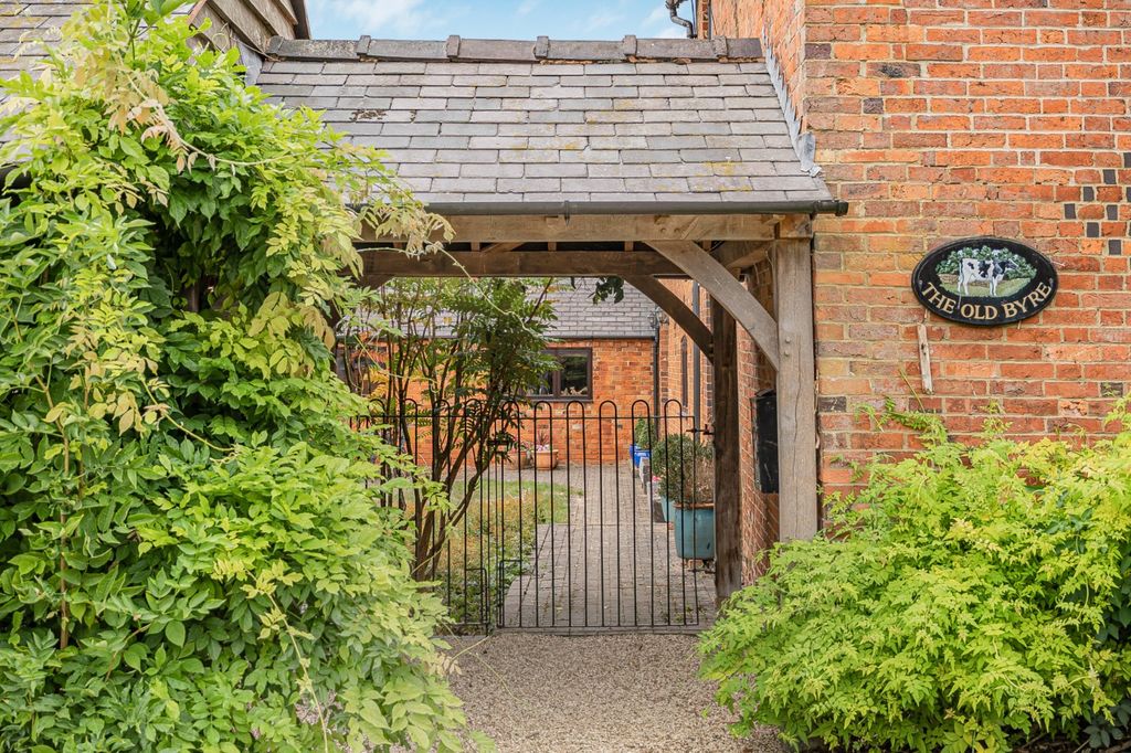 5 bed barn conversion for saleThe Old Byre, Dingley, Market Harborough, Northamptonshire LE16 photo 2