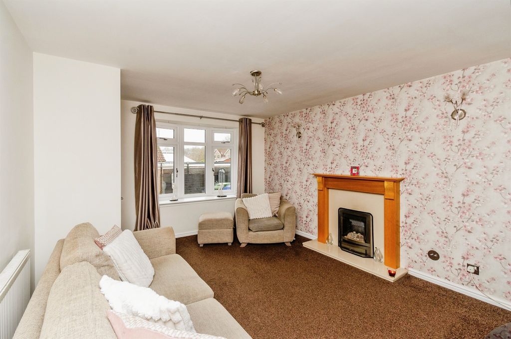 2 bed detached house for saleLangtree Close, Cannock WS12 photo 3