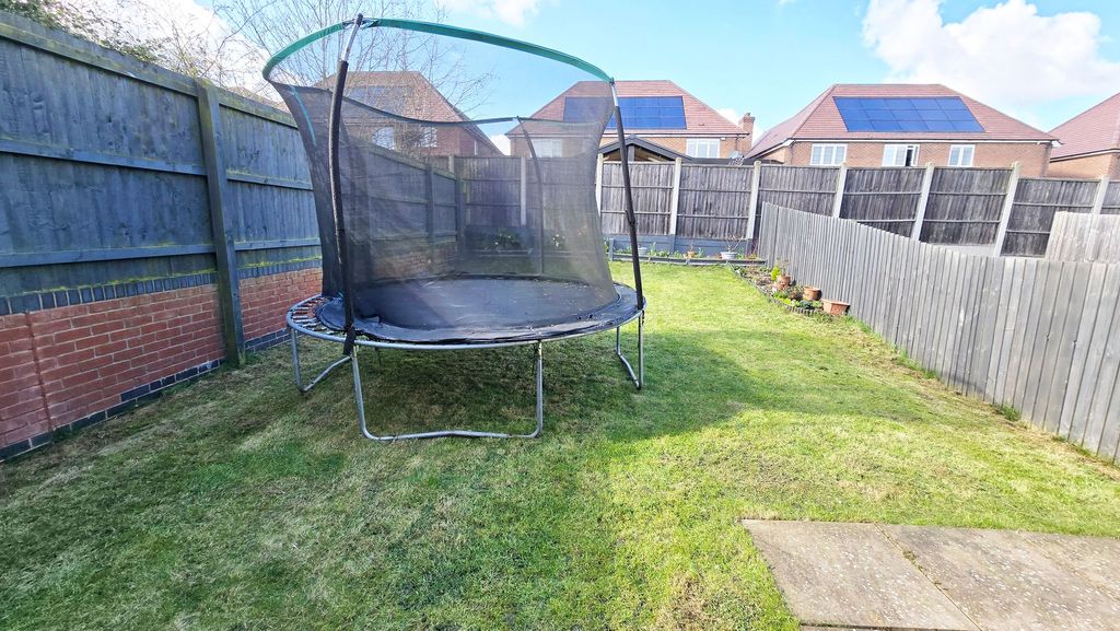 Additional image 18 of 3 bed semi-detached house for saleRaywell Road, Hamilton LE5