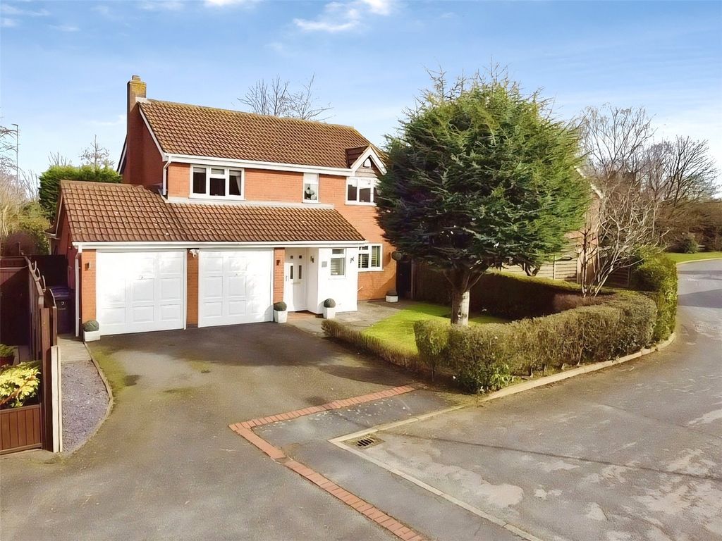 4 bed detached house for saleBeaufort Close, Burbage, Hinckley, Leicestershire LE10