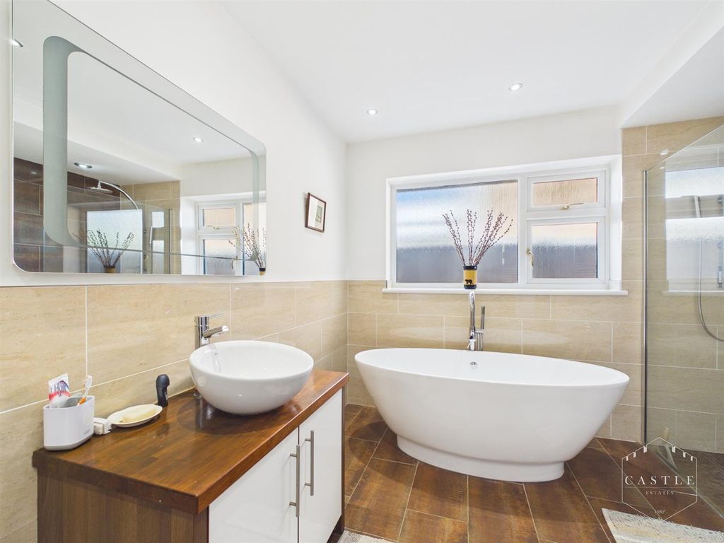 Additional image 4 of 3 bed detached house for saleElm Tree Drive, Burbage, Hinckley LE10