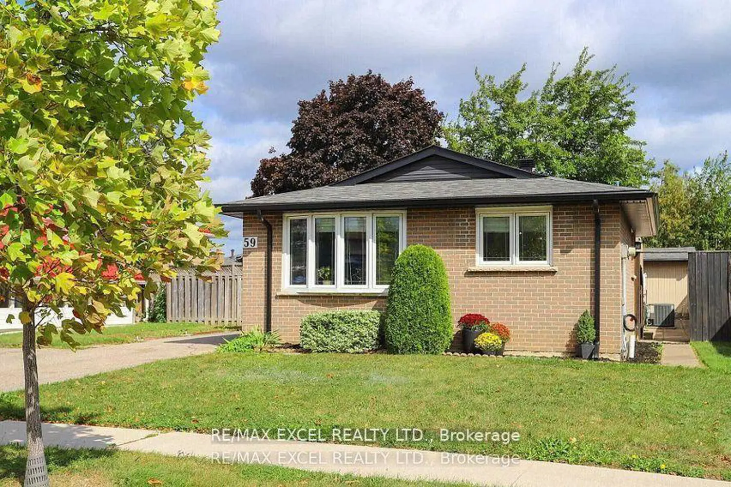 59 Parkington Crescent