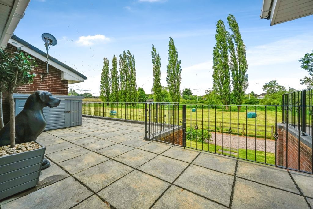 Additional image 14 of 5 bed bungalow for saleWhitgreave Lane, Great Bridgeford, Stafford, Staffordshire ST18