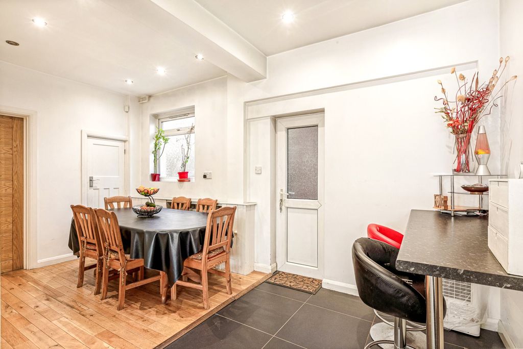 Additional image 7 of 5 bed detached house for saleTennis Court Drive, Humberstone, Leicester, Leicestershire LE5