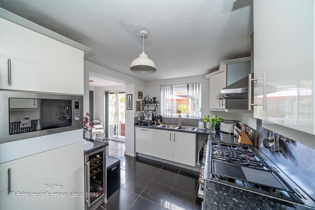 Additional image 5 of 5 bed detached house for saleMeadowsweet Way, Wimblebury, Cannock WS12