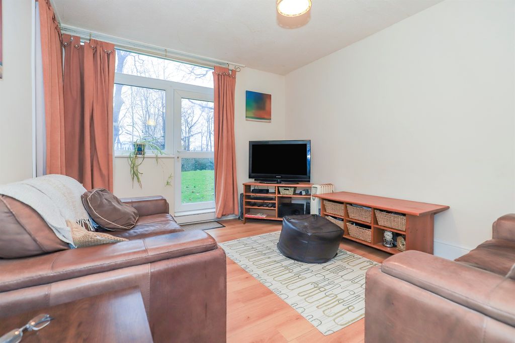 Additional image 4 of 2 bed flat for saleNewbridge Crescent, Wolverhampton WV6