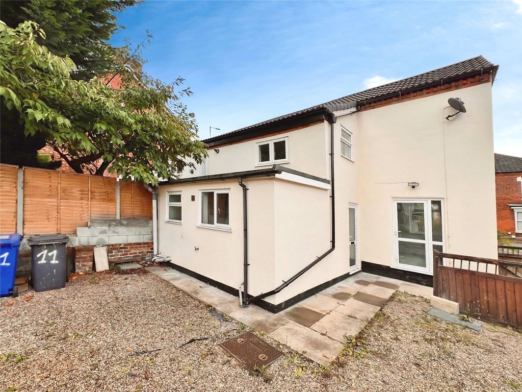 3 bed semi-detached house for saleRosliston Road, Burton-On-Trent, Staffordshire DE15