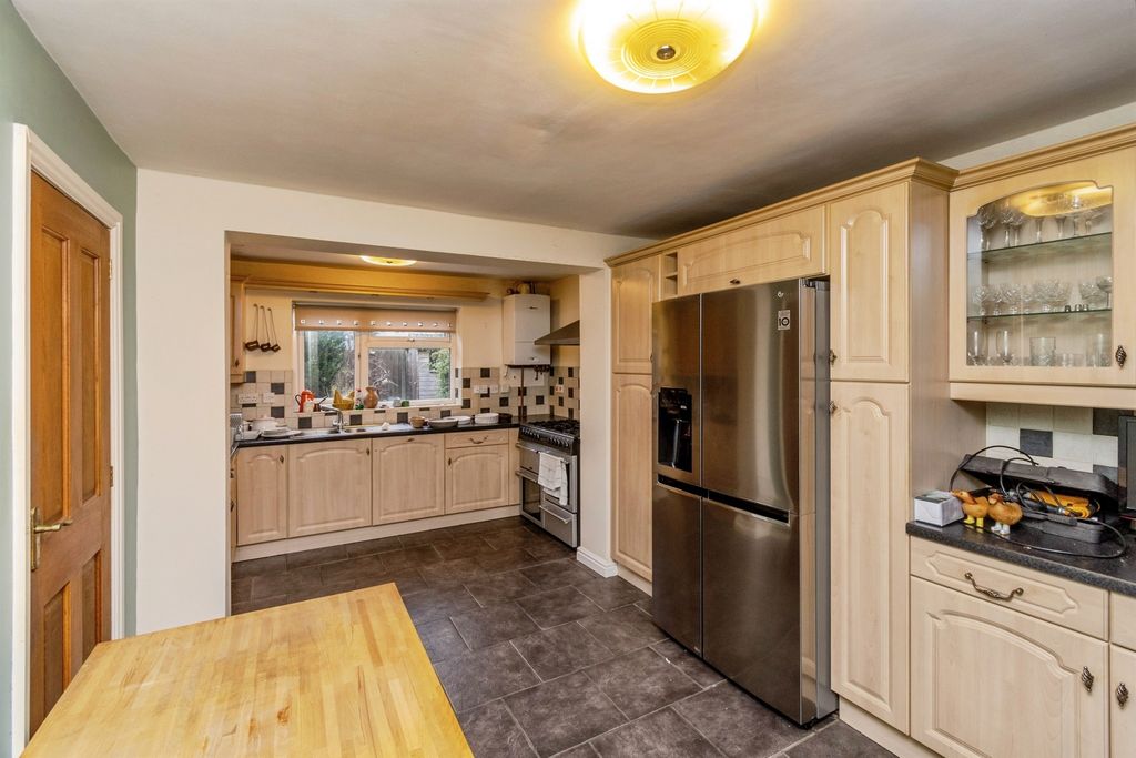Additional image 2 of 4 bed semi-detached house for saleWestminster Road, Cannock WS11