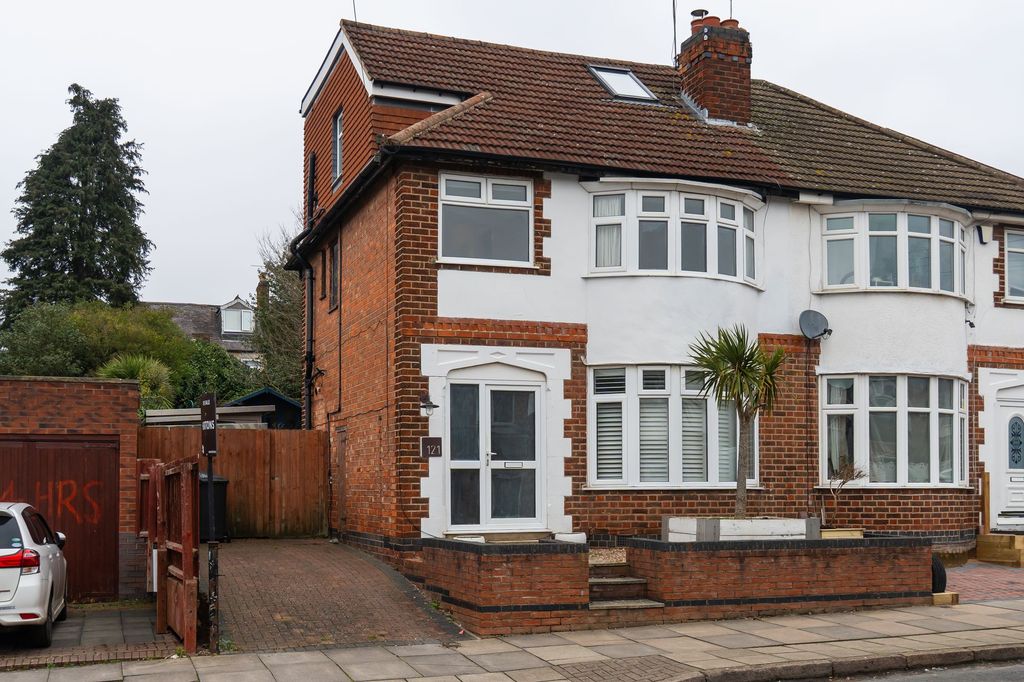 4 bed semi-detached house for saleGreenhill Road, Clarendon Park LE2