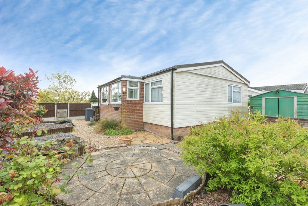 Additional image 15 of 2 bed property for saleSpringfield Park, Wykin Road, Hinckley, Leicestershire LE10