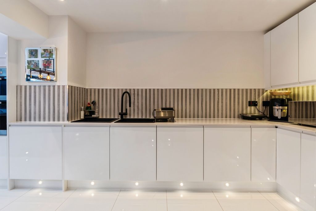 Additional image 10 of 3 bed detached house for saleCowslip Lane, Leicester LE7