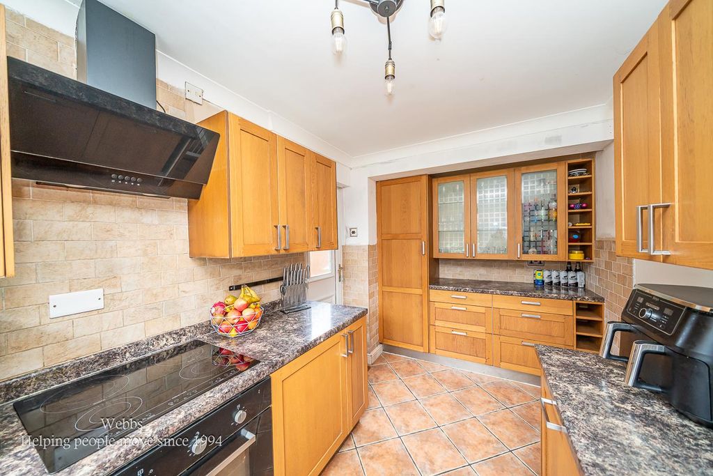 Additional image 2 of 3 bed property for saleBrook House Lane, Featherstone, Wolverhampton WV10