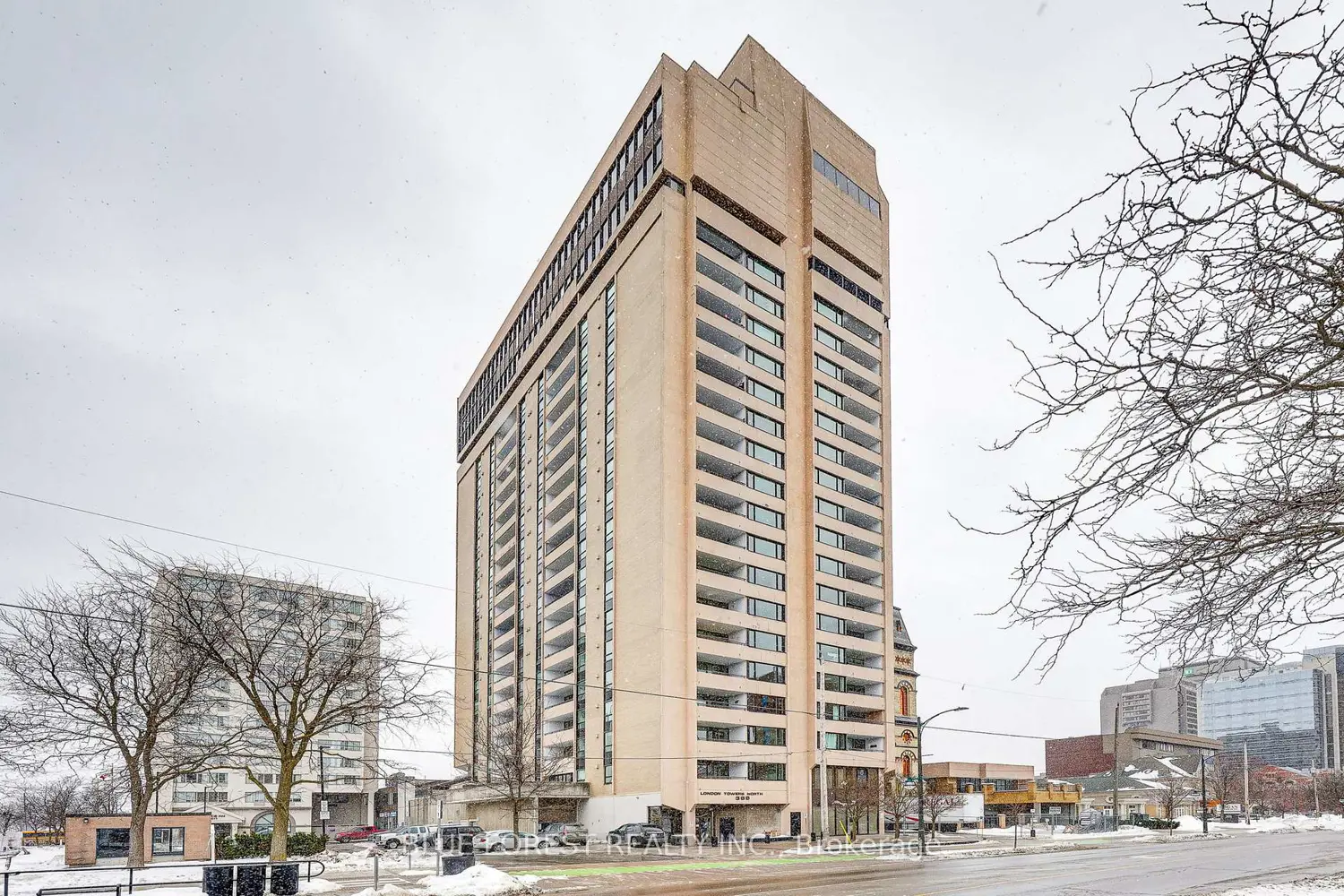 Additional image 14 of 389 Dundas Street 1705