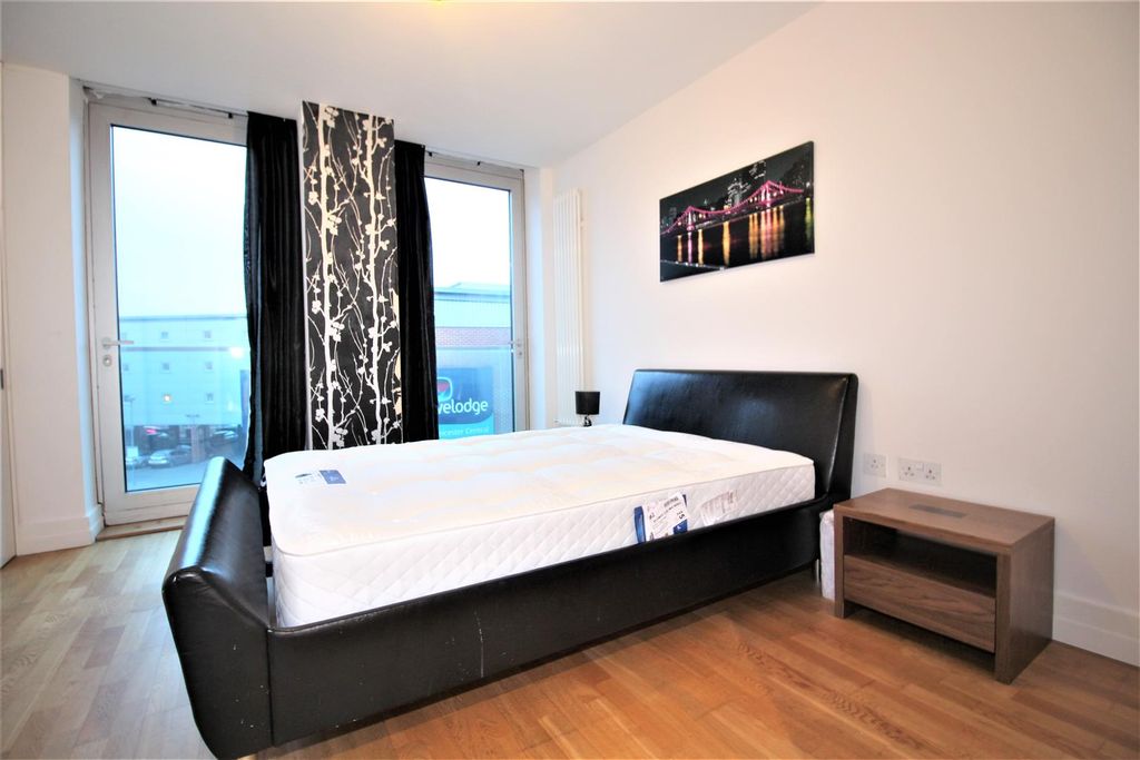 Additional image 3 of 2 bed flat for saleThe Quad, Highcross Street, Leicester LE1
