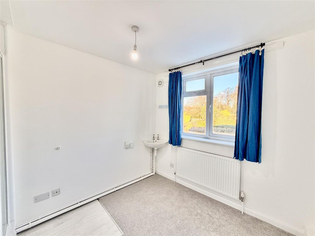 Additional image 15 of 5 bed semi-detached house for saleClarke Grove, Birstall, Leicester LE4