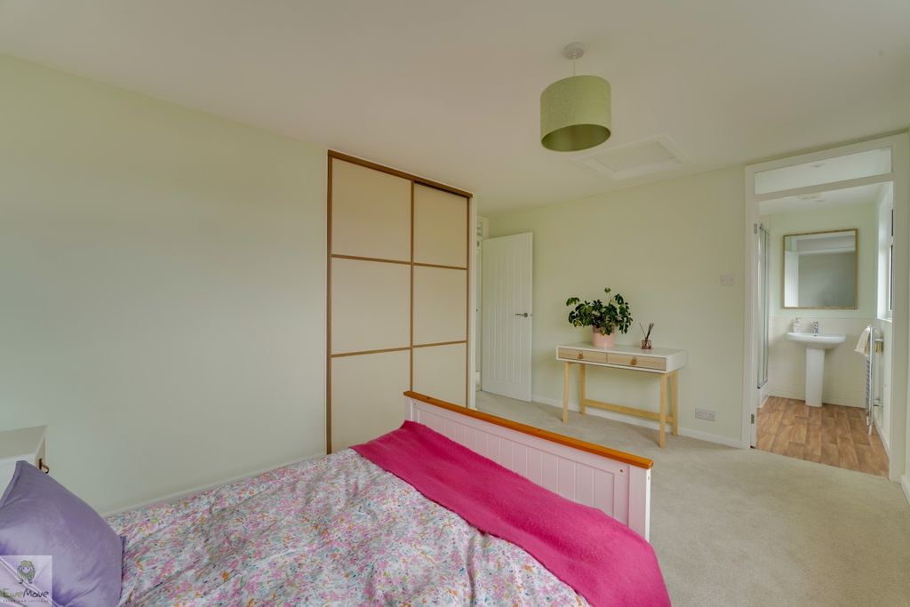 Additional image 5 of 4 bed link detached house for sale35 Amblefield Way, Stafford ST16