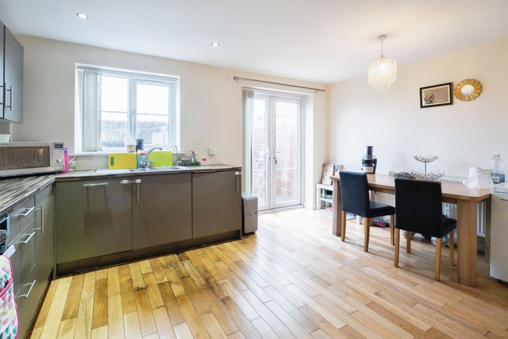 Additional image 12 of 5 bed terraced house for saleHarleston Close, Leicester LE5