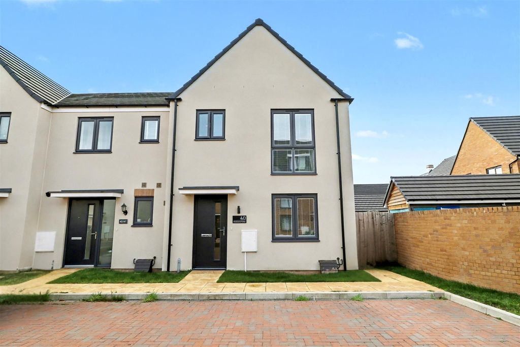 3 bed end terrace house for saleMaitland Place, Bowerhill, Melksham SN12