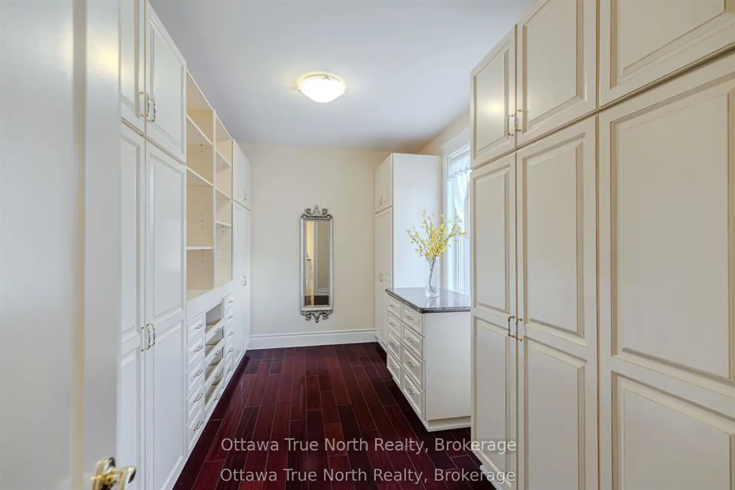 Additional image 12 of 5884 Earlscourt Crescent