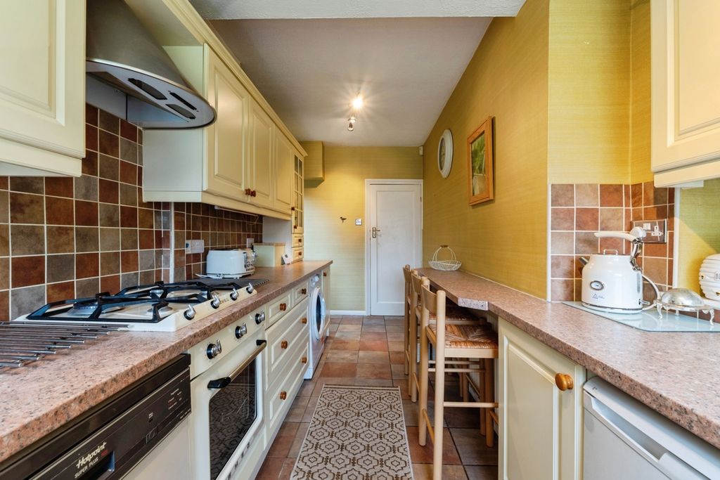 Additional image 11 of 3 bed semi-detached house for saleCliffwood Avenue, Birstall, Leicester, Leicestershire LE4