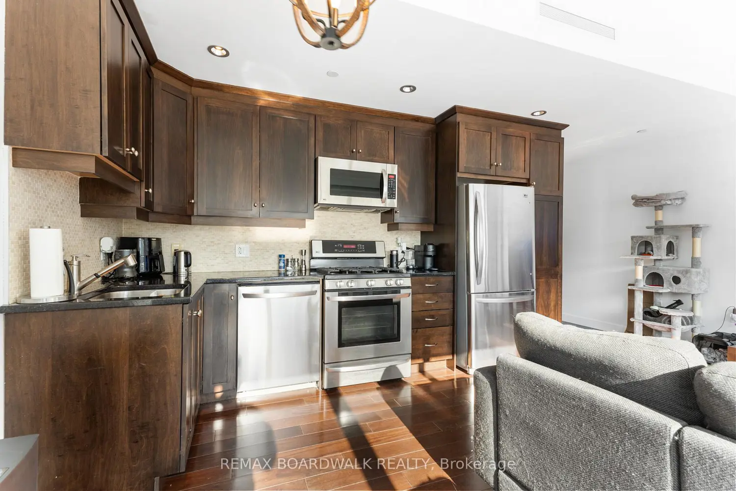 90 George Street 401 photo 5