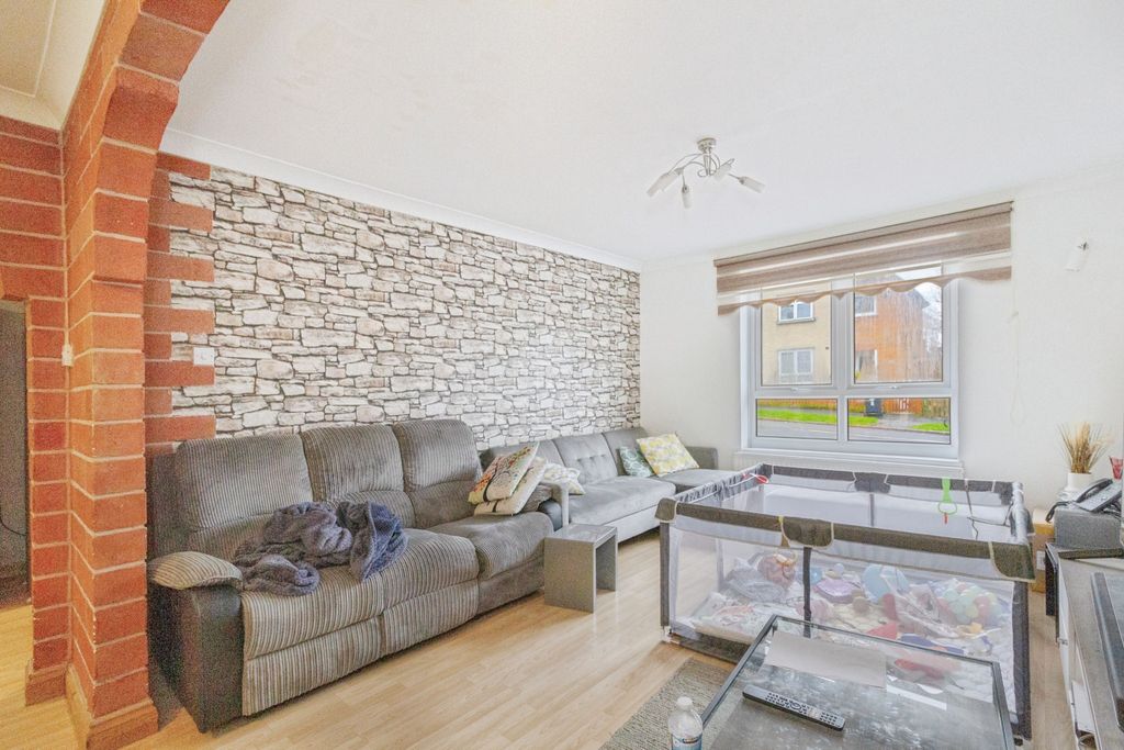 Additional image 5 of 5 bed semi-detached house for saleRedmarle Road, Leicester LE3