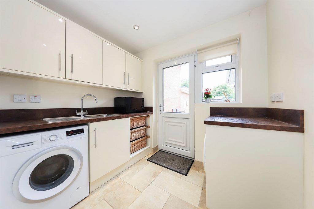 Additional image 7 of 4 bed detached house for salePrimrose Gardens, Featherstone, Wolverhampton WV10