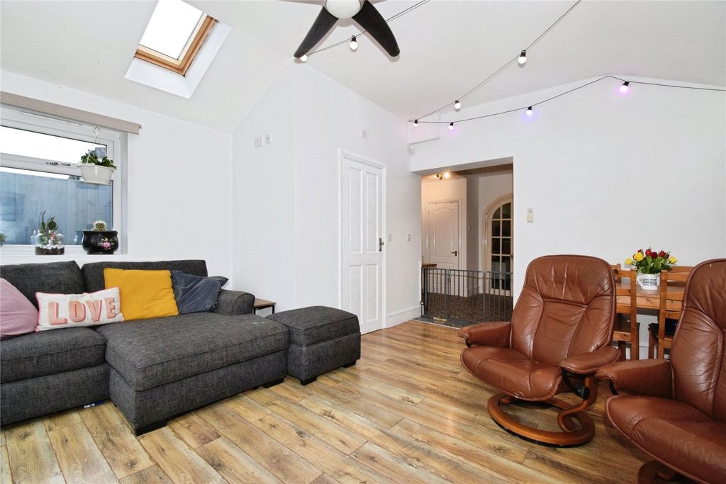 Additional image 17 of 3 bed semi-detached house for saleOadby Road, Wigston, Leicestershire LE18