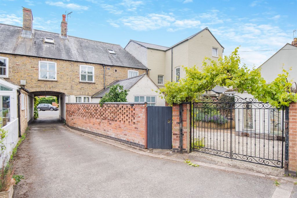 Additional image 17 of 5 bed property for saleLeicester Road, Oakham LE15