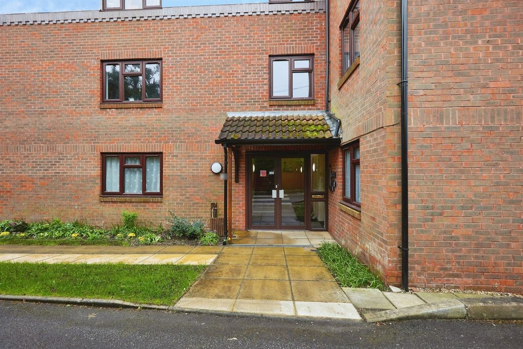 Additional image 16 of 2 bed flat for saleStratford Road, Salisbury SP1