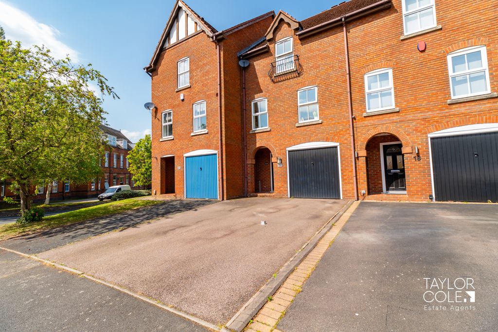 4 bed terraced house for saleKensington Drive, Tamworth B79