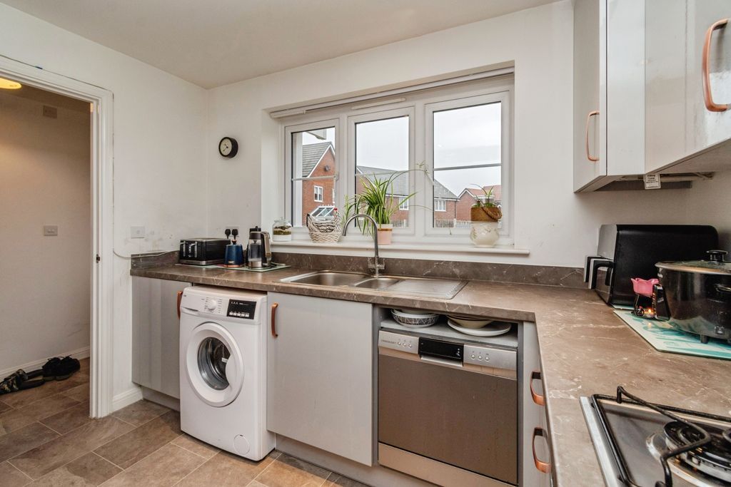 Additional image 3 of 2 bed detached bungalow for saleOak Tree Drive, Wolverhampton WV11
