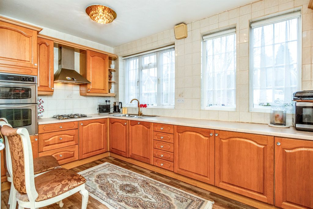 Additional image 6 of 3 bed detached house for saleYork Avenue, Finchfield, Wolverhampton WV3