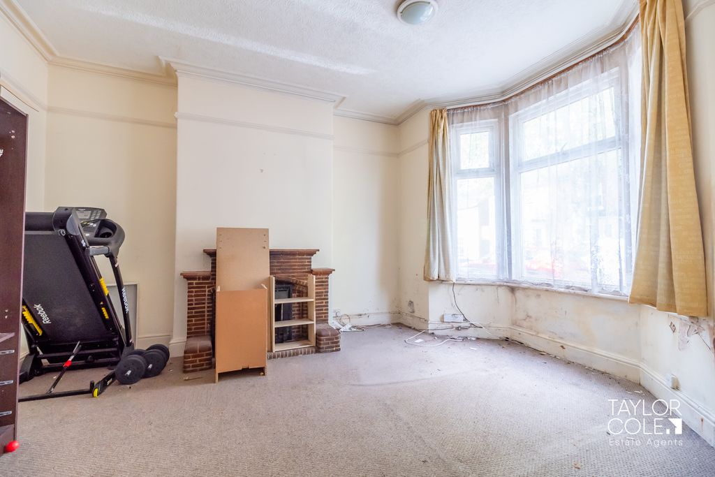Additional image 3 of 4 bed terraced house for saleVictoria Road, Tamworth B79