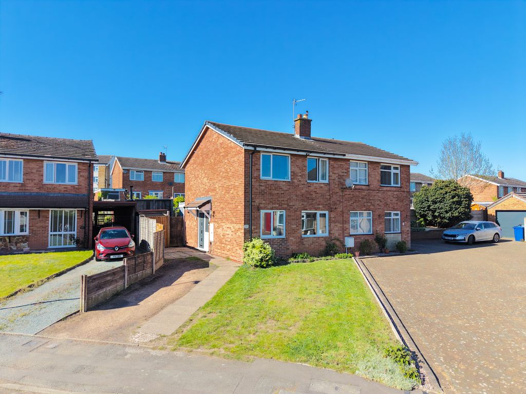 3 bed semi-detached house for saleElmwood Close, Cannock Town Centre, Cannock WS11