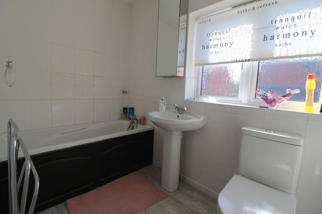 Additional image 7 of 4 bed detached house for saleGuestwick Green, Hamilton LE5